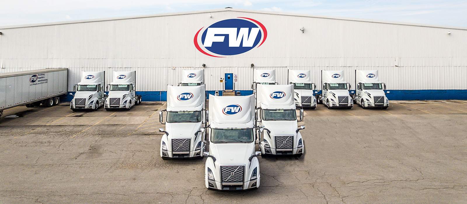Freight Consolidation Packages On Shelves | FW Logistics